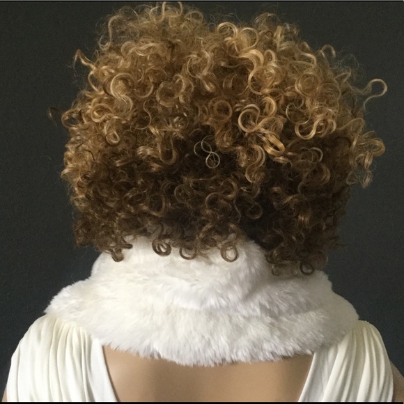 CLEARANCE! | soft Elegant White Winter Scarf Faux Fur - Picture 4 of 8